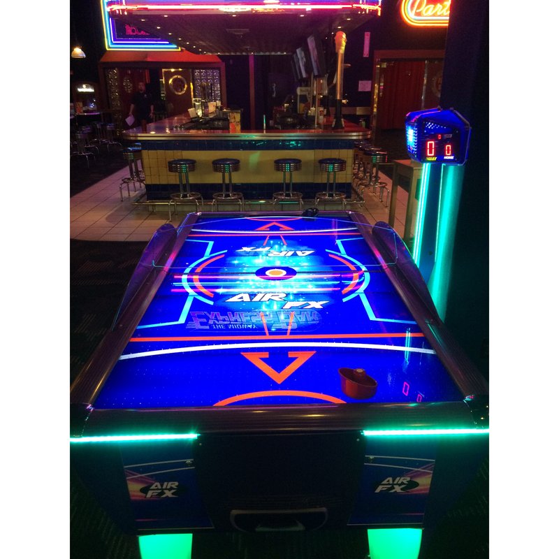 ICE Air FX Air Hockey Table Coin Op Live Image 3